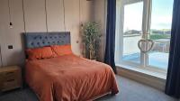 Large spacious home, great location, families, contractors, film production - B&B Rogerstone