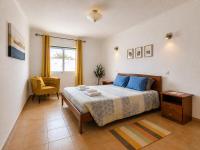 Entire flat 70sq m at Luz just 400m beach distance - B&B Senhora da Luz