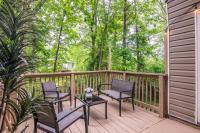 The Fern & Fable - King BedTownHome with Deck - B&B Birmingham