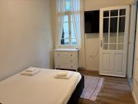 Outstanding 2BR Apartment with Balconies next to Rothschild - B&B Tel Aviv