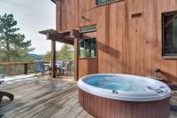 Chic Boulder Mountain Home w/ Hot Tub + Views - B&B Boulder