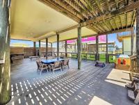 Ibis Isle - Sleeps 12, Fully Fenced Side Yard, Play Set, Gazebo, Walk to Beach - B&B Bolivar Peninsula