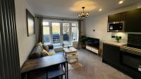 Chic Upper Richmond Road Flat - B&B London