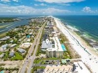 Gulf View Condo with Shared Pool & Beach Access - B&B Fort Walton Beach