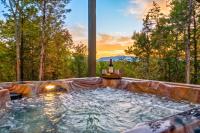 Eagle Feather Cabin- Modern Retreat, Hot Tub, Games & Scenic Yard Escape - B&B Sevierville
