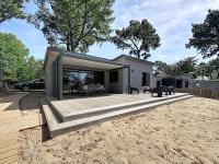 Chalet standing, 6 couchages, piscine chauffée, terrasse privée, proche plage et commerces - FR-1-361-520 - B&B Jullouville