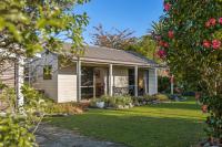 Modern-Immaculate-Spacious-Comfy Beds-Private - B&B Westport