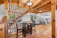 Stunning Smoky Mountains Cabin - Games Room and Fire Pit and 3 Kings bed and Hot Tub - Chambres d'hôtes Sevierville