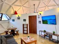 1 Street from the beach, Pool, Rooftop Bar & AC - B&B Chuburná