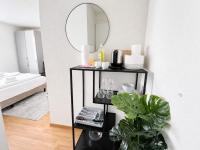 Charming Riverside Studio - Stork 41 - B&B Zurich