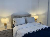 Seafront 1 Bedroom Apartment - Steps from Ashkelon Beach & Marina - B&B Ashkelon