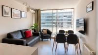 Departamento de 2 dormitorios frente a Parque Araucano - Ferienwohnung Santiago