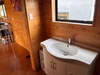 Waynes World Westport Cabana - B&B Westport