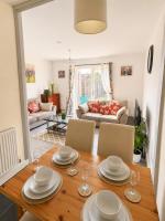 Stylish 4 Bed Home Near Derby City Centre with Free Parking - B&B Derby