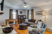 Coastal Cottage 2 Mi to Atlantic Beach! - B&B Morehead City