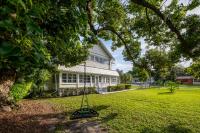 Promise Land Manor Historic home lake access, near parks and venues - Chambres d'hôtes Winter Haven