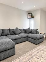 Contractor Stays Central Rugeley 2 Bed Sleeps up to 8 - Chambres d'hôtes Rugeley