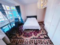 Deluxe Double Room (2 Adults + 1 Child)