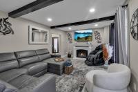 Como Lake Park Retreat l Hot Tub l Designer Home - Ferienwohnung Lancaster