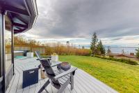Relaxing Pet Friendly House with Hot Tub and Stunning Sea Views - B&B Coupeville