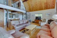 Charming Waterfront Home with Epic Views Close to Beach Dog Friendly - Ferienwohnung Islandale
