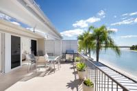 Noosa Haven Apt 12 Riverfront Elegance - B&B Neusa Vale