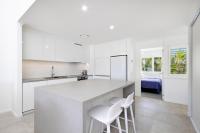 Noosa Haven Apt 12 Riverfront Elegance - B&B Neusa Vale