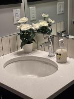 SummersChoice Basement Suite - Bed and Breakfast Calgary