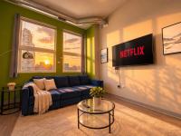 McCormick Oasis with Balcony, Optional Parking, Patio and Gym Sleeps 6 Near McCormick Place, Grant Park, Soldier Field & Museum Campus - Chambres d'hôtes Chicago