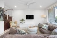 Eco Beachside Family Gem, Pool Access - B&B Noosa Heads