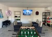 Beach Retreat - Steps to Beach - King Suite - Pool - Games - B&B Clearwater Beach