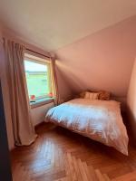 kleine gemütliche Dachgeschosswohnung - Chambres d'hôtes Rostock