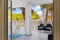 Baytowne Wharf Condo-Large Private Balcony-Beach - Bed and Breakfast Destin