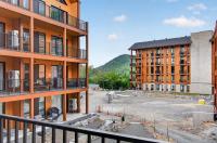 Ski-In Adjacent 200m - 3BR - Free Shuttle - Sleeps 8 - B&B Mont-Tremblant
