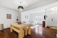 Modern Townhouse in the Heart of Downtown - Bed and Breakfast St. John's