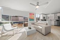 Bayfront Condo, 3BR2BA, King beds, Steps to Beach - B&B San Diego