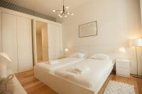 FLH Augusta's Arch Bright Flat - B&B Lisbon