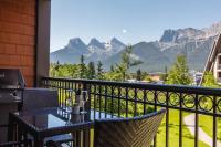 Three Sisters Vista - Hot Tub Pool & Waterslide - B&B Canmore