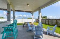 Walk to Galveston Beach: Coastal Escape w/ Yard - B&B Galveston