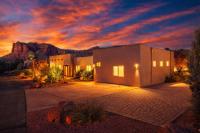 Red Rock Views - Heated Pool, Spa, Firepit, & Billiards - Luxe 6BR Sedona Retreat - B&B Sedona