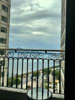 Golden Bay Apartment I Sea View I City View I Infinity pool - B&B Da Nang