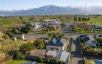 Charming Villa, Family Friendly, Handy to Town - KK14769 - Bed and Breakfast Kaikoura