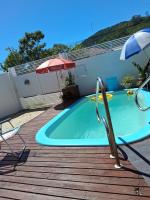 Casa em Porto Belo com Piscina Privativa, Hidro e Acesso Facilitado - 900m da Praia - Bed and Breakfast Porto Belo