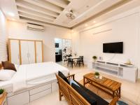 Studio Lit King-Size