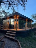 Luxury Lakeside Lodge next to the Belfry with Hot Tub - Chambres d'hôtes Middleton