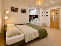 Quiet Courtyard Studio Near Prague Castle - Bed and Breakfast Praag