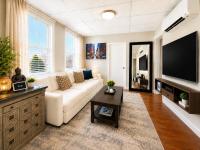Modern 3 Bedroom Apartment, Sleeps 11, 20 min to Times Square - Bed and Breakfast West New York