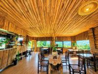 Nhà Đá Homestay Ngũ Chỉ Sơn - Bed and Breakfast Bản Pho
