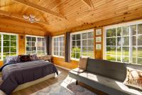 Lakefront Guesthouse w Sunrise View - Bed and Breakfast Stonington