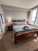 Village Ski-in - Ski-out 3BR3BA Condo w Hot Tub - B&B Snowshoe